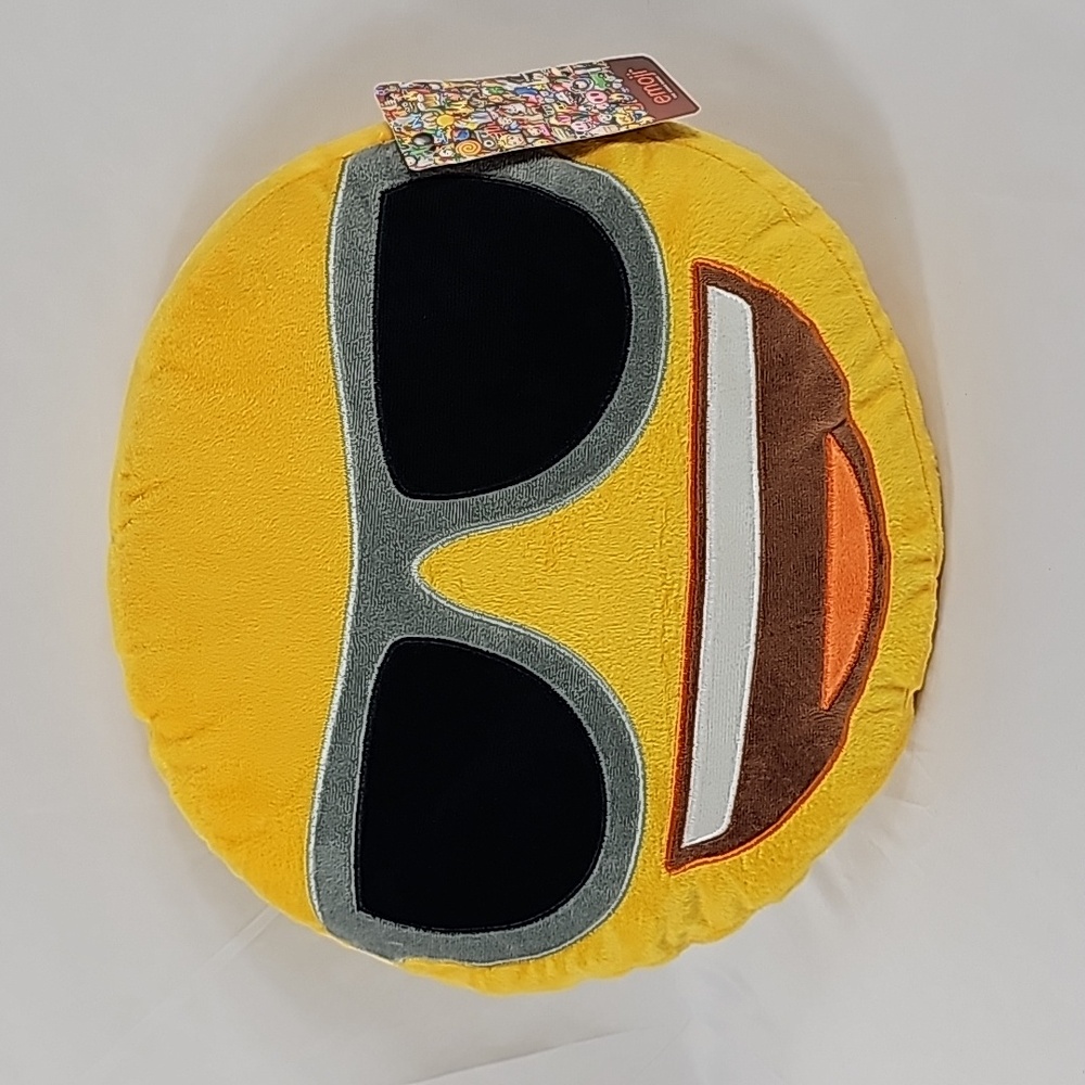 Emoji Cuddling Pillow